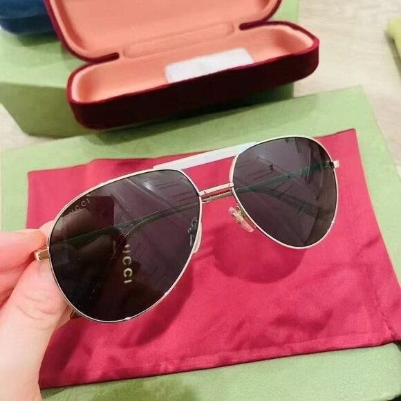 NIB Authentic Gucci aviator sunglasses - Picture 2 of 3